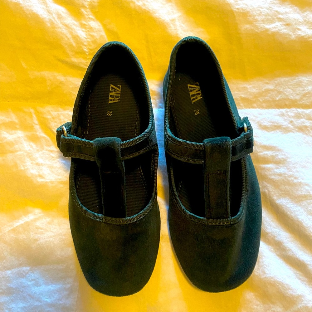 Zara Girls Velvet Green flats